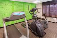 ห้องออกกำลังกาย La Quinta Inn & Suites by Wyndham Milwaukee Delafield