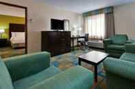 Common Space La Quinta Inn & Suites by Wyndham Plattsburgh