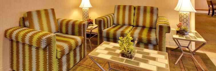 Lobby La Quinta Inn & Suites by Wyndham Plattsburgh