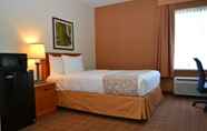 Bedroom 2 La Quinta Inn & Suites by Wyndham Lakeland East