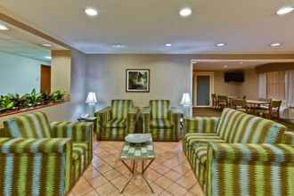 Lobby 4 La Quinta Inn & Suites by Wyndham Lakeland East