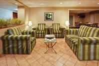 ล็อบบี้ La Quinta Inn & Suites by Wyndham Lakeland East