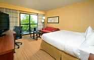 Bedroom 4 Courtyard by Marriott Beckley