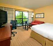 Bedroom 4 Courtyard by Marriott Beckley