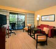 Bedroom 6 Courtyard by Marriott Beckley