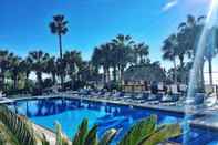 Swimming Pool Harborside at Charleston Harbor Resort and Marina