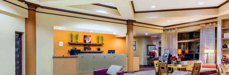 Lobby La Quinta Inn & Suites by Wyndham Raleigh Crabtree