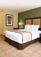 BEDROOM Extended Stay America Suites Pleasant Hill Buskirk Ave