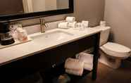 In-room Bathroom 4 Comfort Inn Kent - Seattle