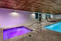 Swimming Pool Quality Inn Logan near University