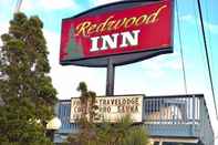 Luar Bangunan Redwood Inn