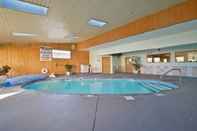 Swimming Pool Americas Best Value Inn Marion, IL