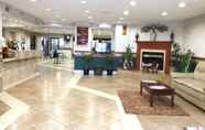 Lobi 5 Americas Best Value Inn & Suites St. Louis, St. Charles Inn