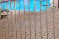 Swimming Pool Best Value Inn & Suites Parry Sound