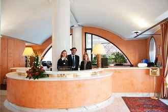 Lobi 4 Hotel Giberti & SPA