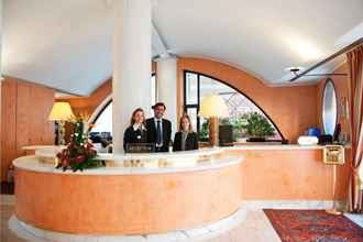 Lobi 4 Hotel Giberti & SPA