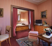 Bedroom 4 Hotel Palais Porcia