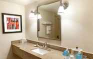 In-room Bathroom 2 Four Points by Sheraton Boston Logan Airport Revere