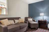 Common Space Quality Inn & Suites