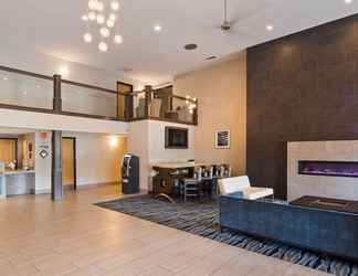 Lobi 2 Best Western Plus Flint Airport Inn & Suites