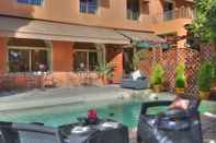 Swimming Pool Anis Hotel