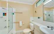 Toilet Kamar 6 Tropical Queenslander