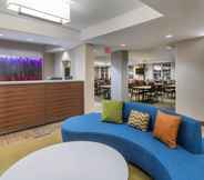 Lobby 2 Fairfield Inn Kansas City Downtown/Union Hill by Marriott