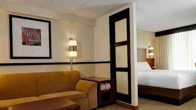 Bedroom 4 Hyatt Place Milwaukee Airport