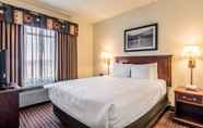 Bedroom 5 Clarion Suites at the Alliant Energy Center