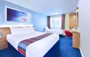 Bedroom 2 Travelodge Newcastle Central