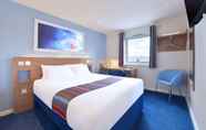 Bedroom 3 Travelodge Newcastle Central