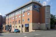 Exterior Travelodge Newcastle Central