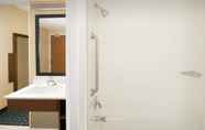 In-room Bathroom 6 Fairfield Inn & Suites Albany East Greenbush