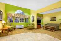 Lobby Microtel Inn & Suites by Wyndham Springville