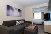 Common Space SpringHill Suites by Marriott Charlotte Concord Mills Spdwy