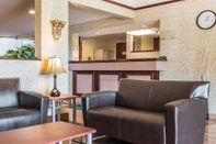 Lobby Quality Inn & Suites Middletown - Franklin