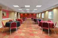 Functional Hall TownePlace Suites by Marriott Lake Jackson Clute