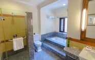 In-room Bathroom 3 Sawai Madhopur Lodge – IHCL SeleQtions