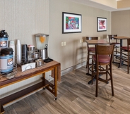 Restaurant 2 Best Western Plus Airport Inn & Suites