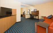 Ruang Umum 3 Fairfield Inn & Suites by Marriott Boston Milford