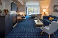 Common Space River's Edge Hotel Portland, Tapestry Collection by Hilton