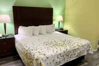 Kamar Tidur Travelers Inn Medford