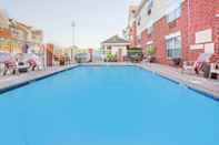 Kolam Renang TownePlace Suites by Marriott -Minneapolis West/StLouis Park