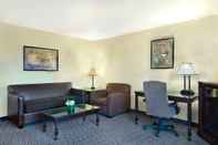 Common Space Oxford Suites Spokane Valley