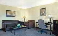 Common Space 7 Oxford Suites Spokane Valley