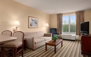 Common Space 2 Hampton Inn Waterville