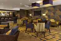 Bar, Cafe and Lounge Doubletree by Hilton Hotel Woking