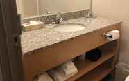 Toilet Kamar 7 Best Western Grande Prairie Hotel & Suites