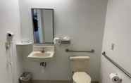 Toilet Kamar 6 Quality Inn & Suites Georgetown - Seaford