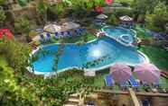 Swimming Pool 2 Cornucopia Hotel